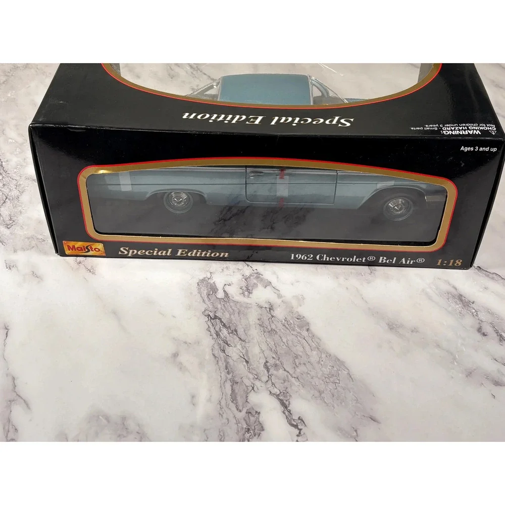 Vintage Maisto 1962 Blue Chevrolet Bel Air Diecast Metal Car 1:18 SE #31641 New